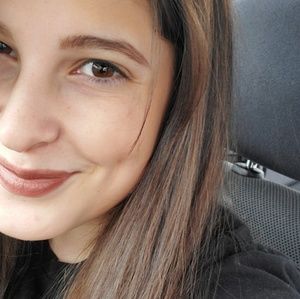 Meet your Posher, Aileen